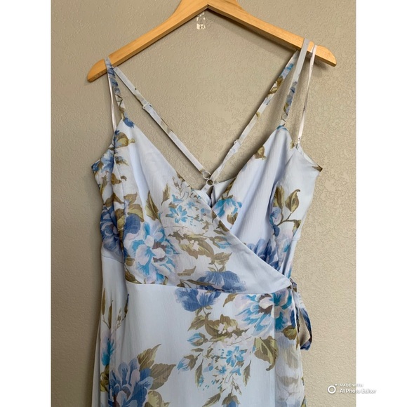 NEW Lulu's White Maxi Dress with Blue Floral Print - Picture 4 of 16